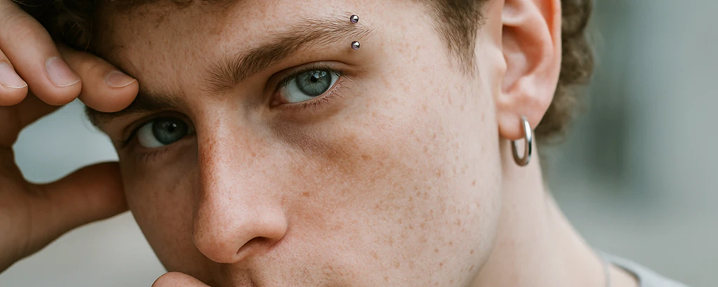 Wenkbrauwpiercing sieraden