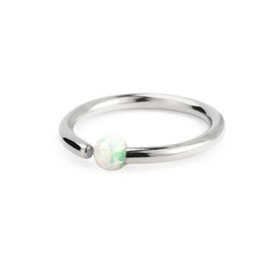 Ring met vast opaalballetje