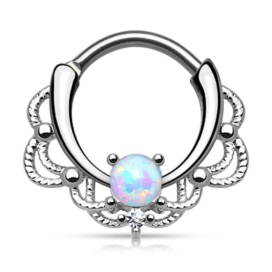 Septumpiercing met opaalsteen en kettingdesign