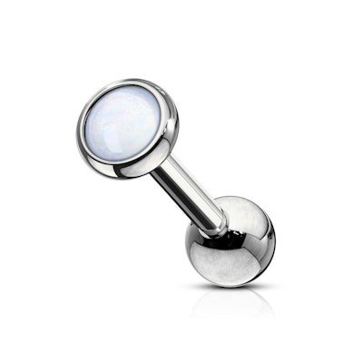 Oorpiercing met reflecterende steen
