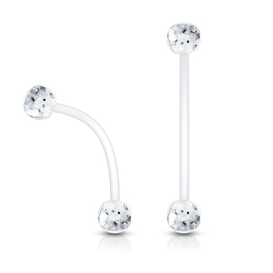 Navelpiercing voor zwangeren met glitterballetjes