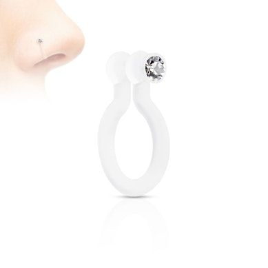 Fake neuspiercing met een steentje