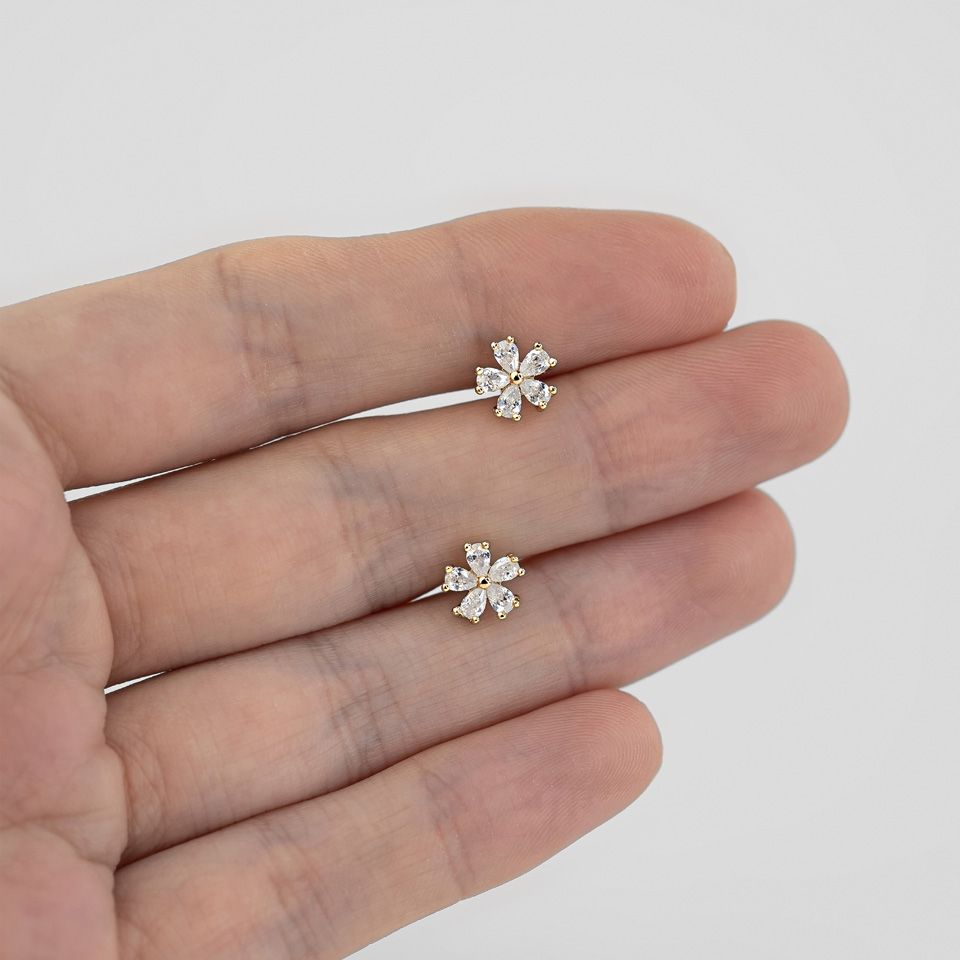 Labret met bloem en inwendige schroefdraad