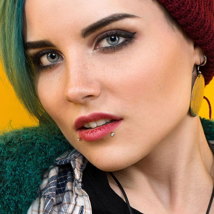 Labret uit 14 karaats goud met steentje