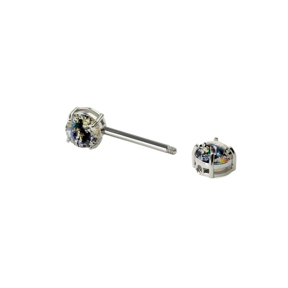 Tepelpiercing met lava look