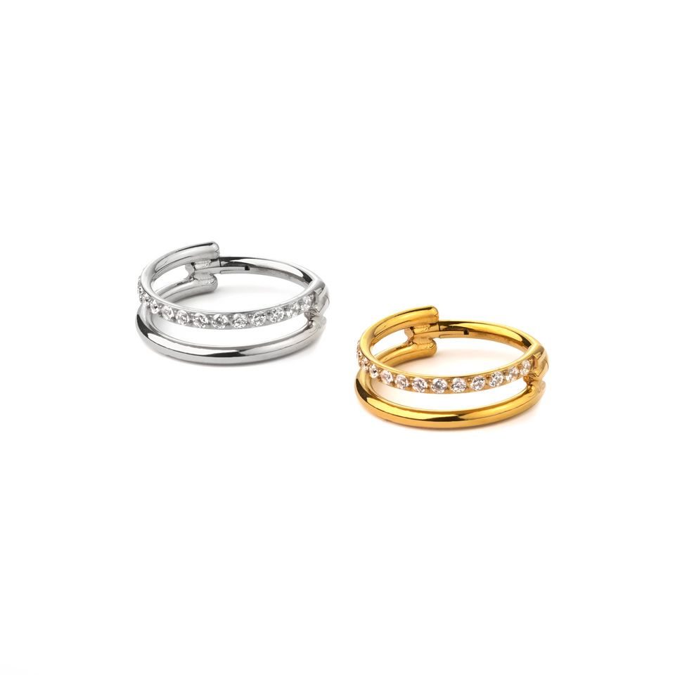 Dubbele titanium ring met rij steentjes