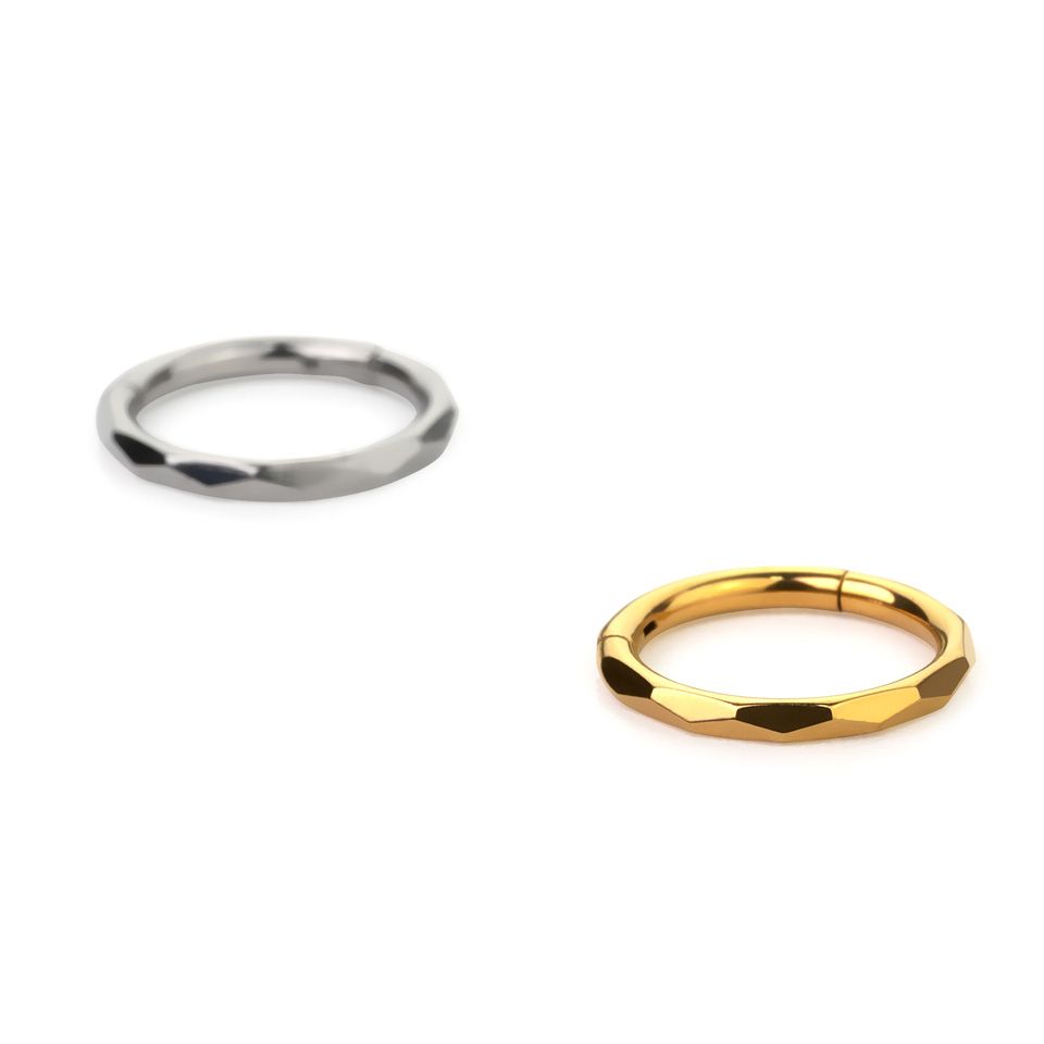 Titanium ring met scharniertje en diamantpatroon