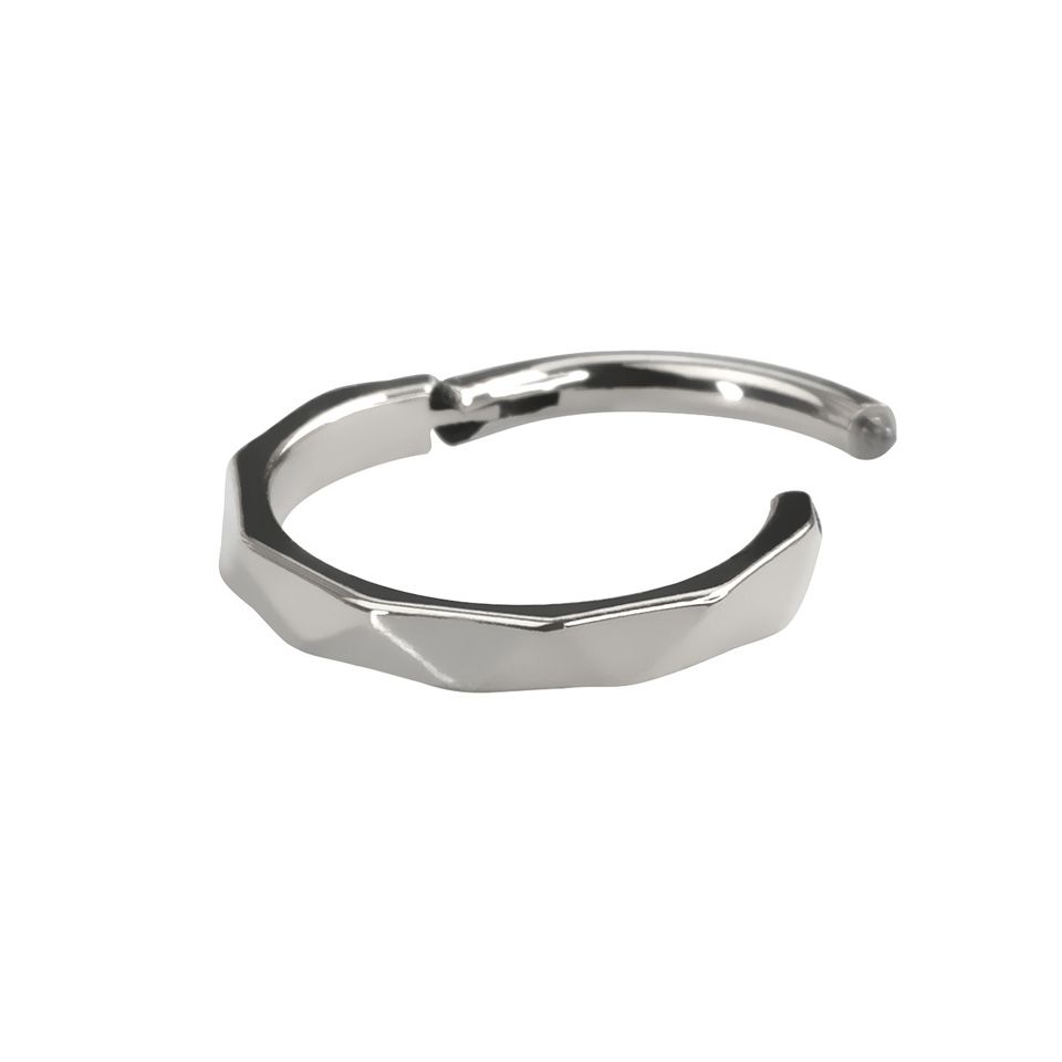 Neusring van titanium met diamantpatroon