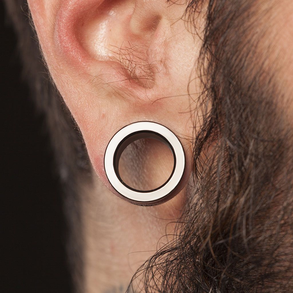 Tunnel uit titanium met schroefdraad