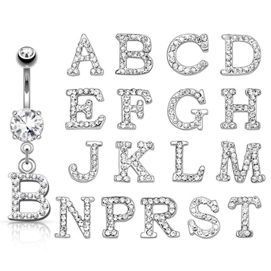 Navelpiercing met letter bezet met steentjes