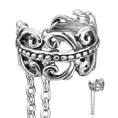 Earcuff met keltisch hartje en kettinkje