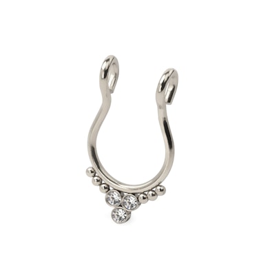 Fake septumring met drie steentjes en kraaltjes
