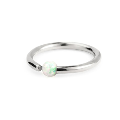 Ring met vast opaalballetje