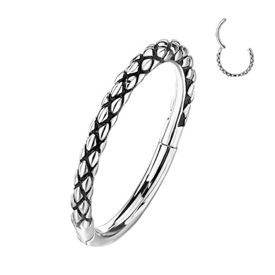 Scharnierende segment ring met slangenhuid-design