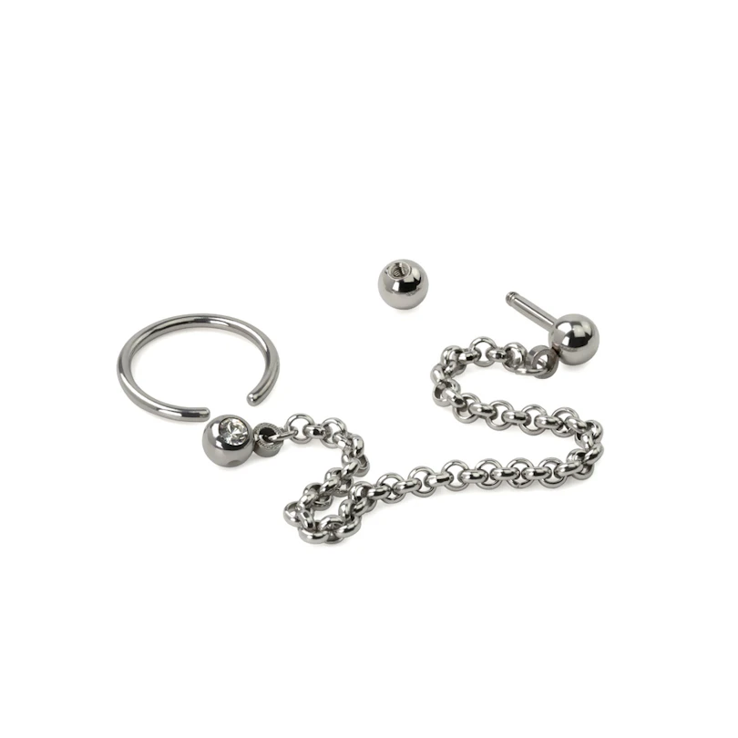 Ring en staaf voor tragus en helix met kettinkje