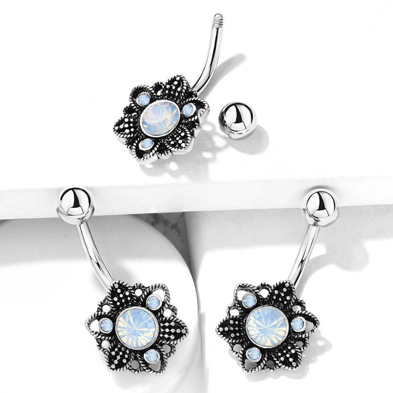 Navelpiercing met geoxideerde bloem met steen uit opaliet