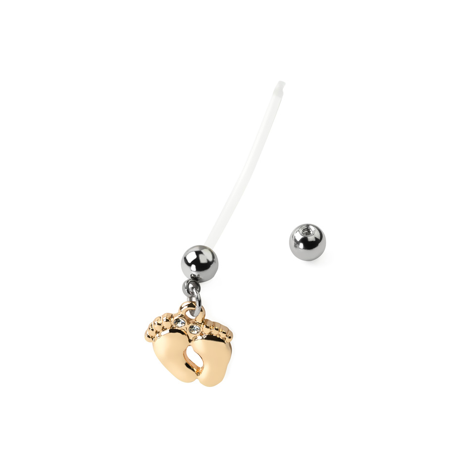 Navelpiercing voor zwangeren met kleine voetjes