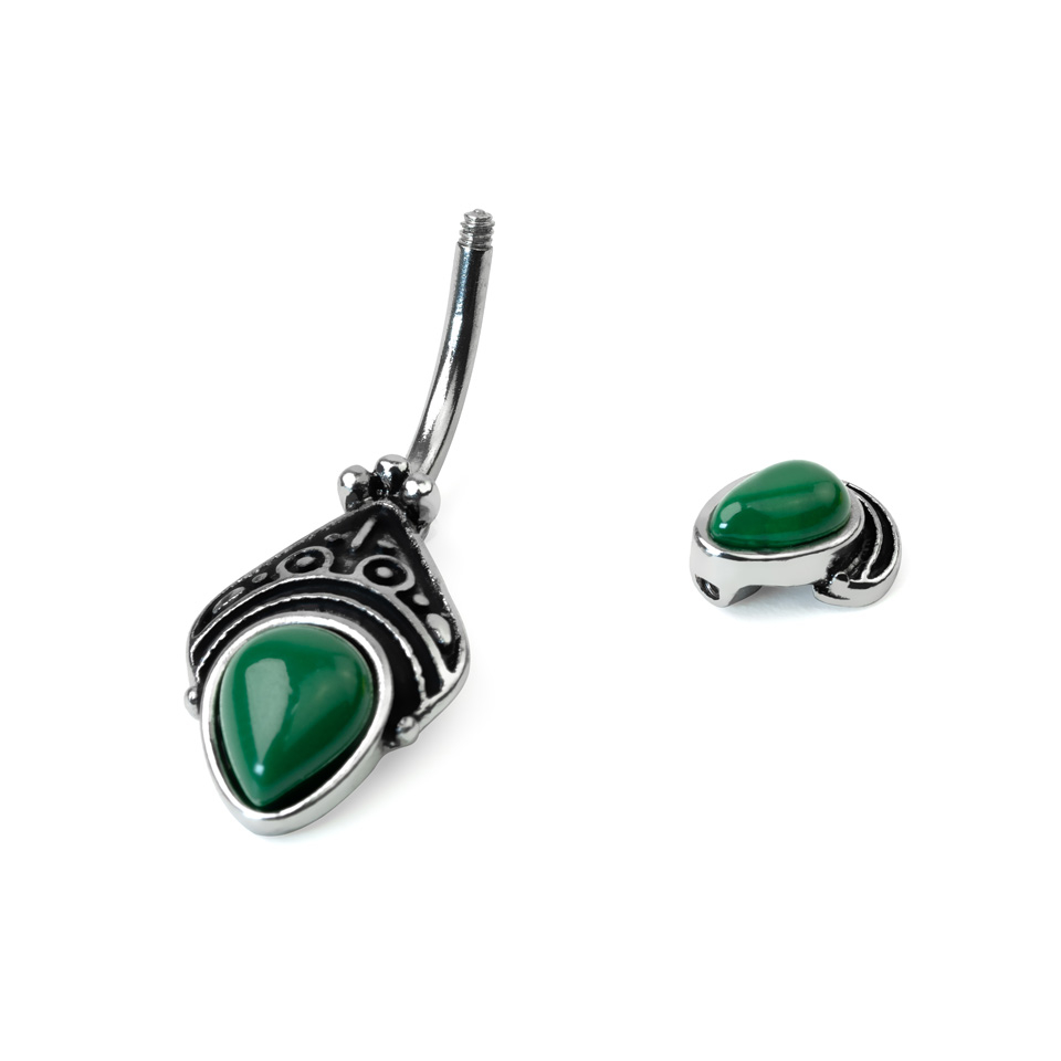 Navelpiercing met antiek filigraandesign en druppelvormige steen