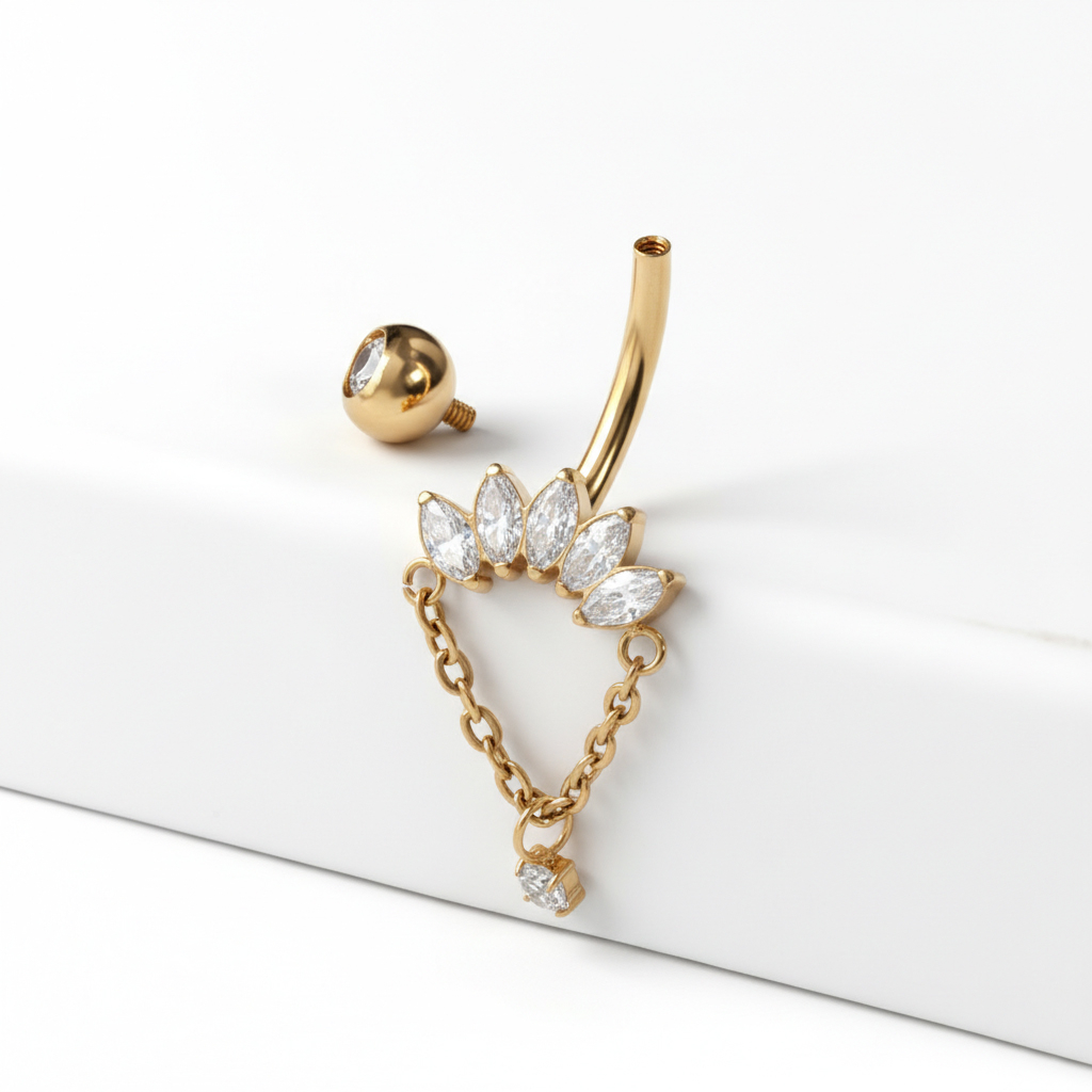 Titanium navel ring met marquise stenen en bedel aan ketting