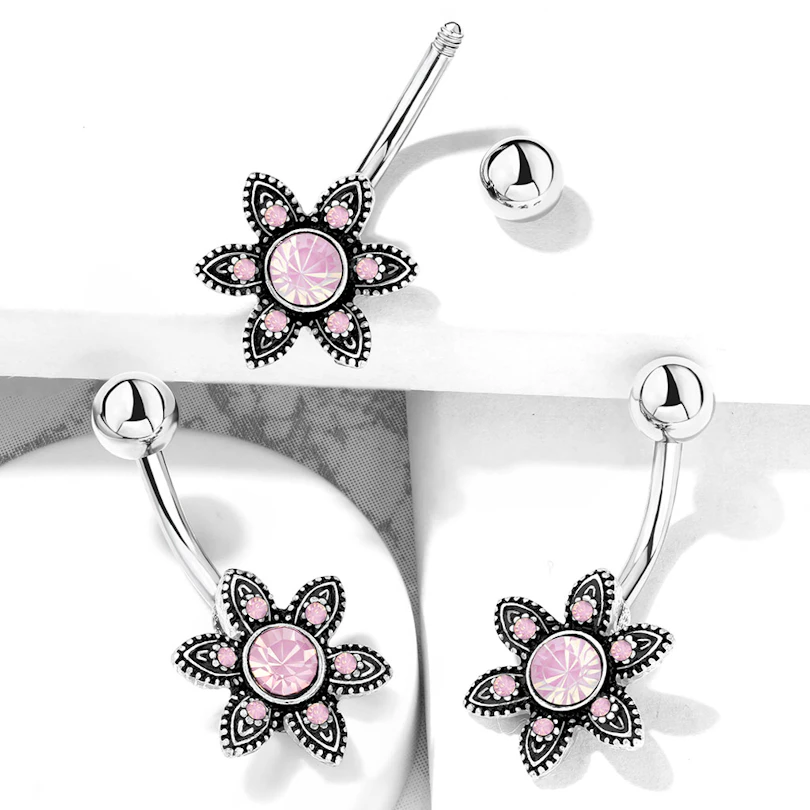Navelpiercing met bloem en ronde opalieten