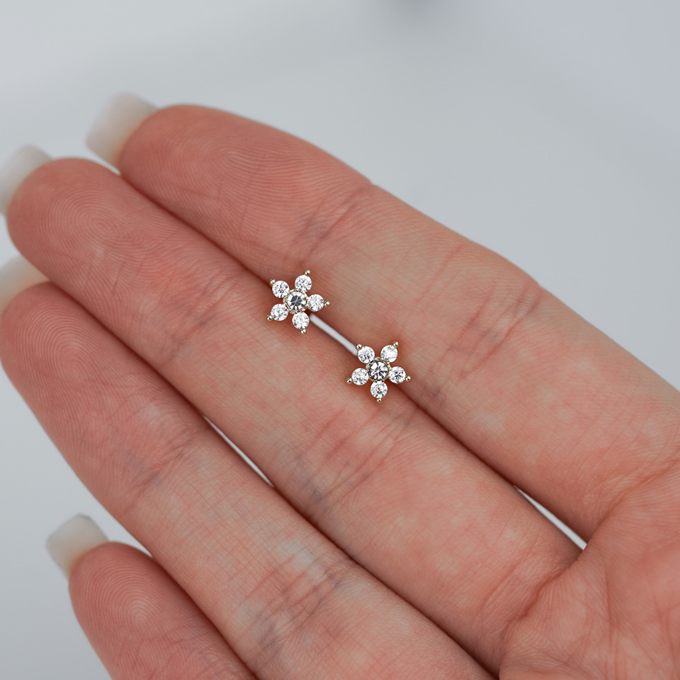 Labret met bloem uit steentjes en inwendig schroefdraad