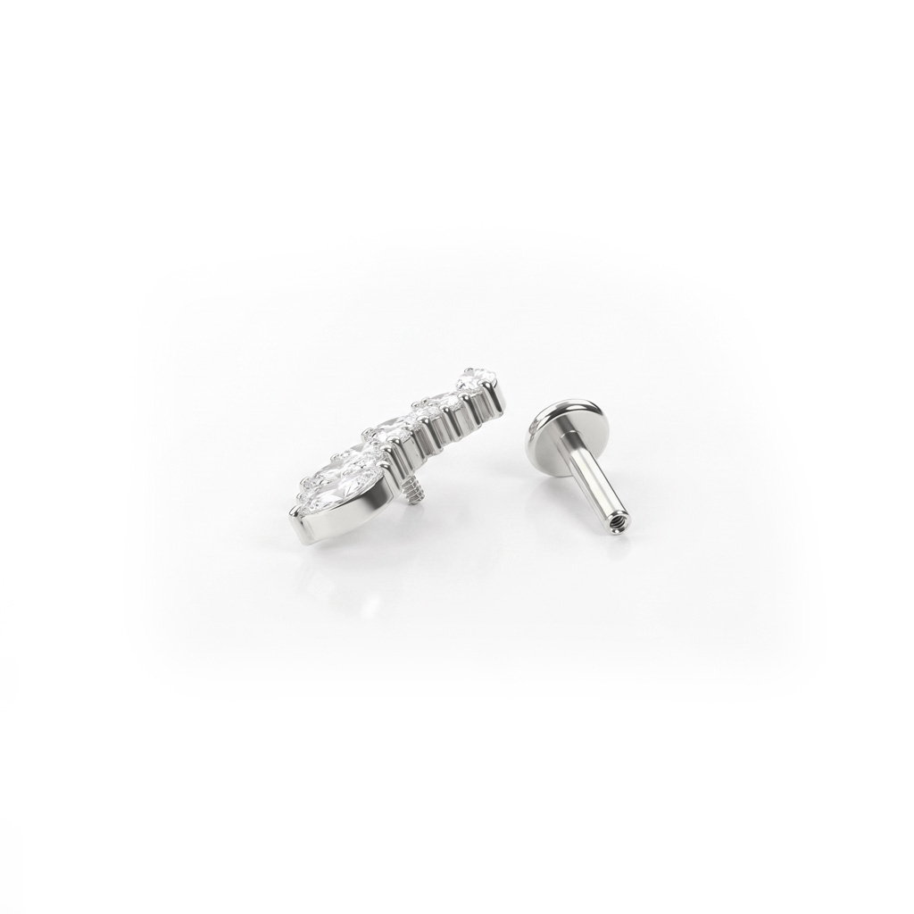Titanium labret met rondgeslepen steentjes en markies steentjes