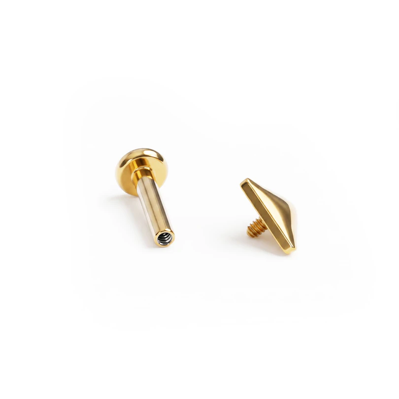 Driehoekvormige titanium labret met intern schroefdraad