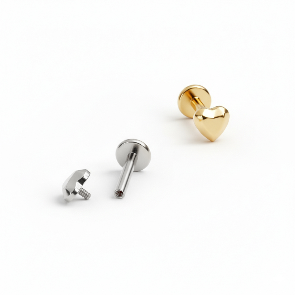 Titanium labret met veelzijdig hart