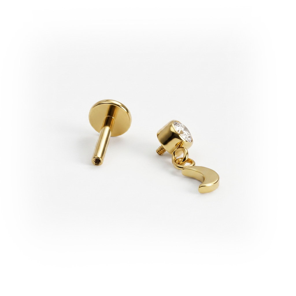 Titanium labret met maanbedeltje