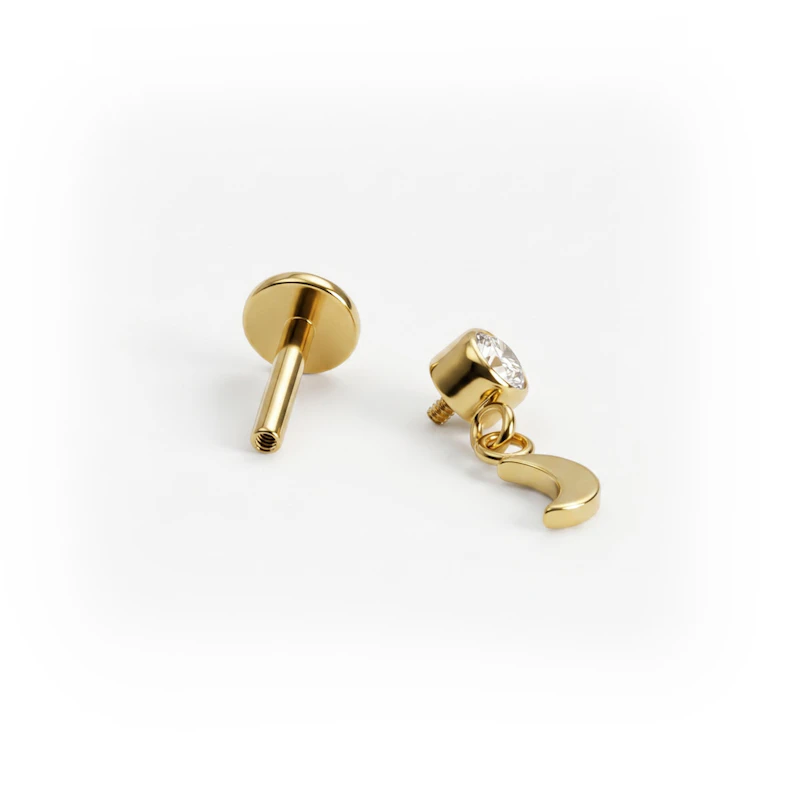 Titanium labret met maanbedeltje