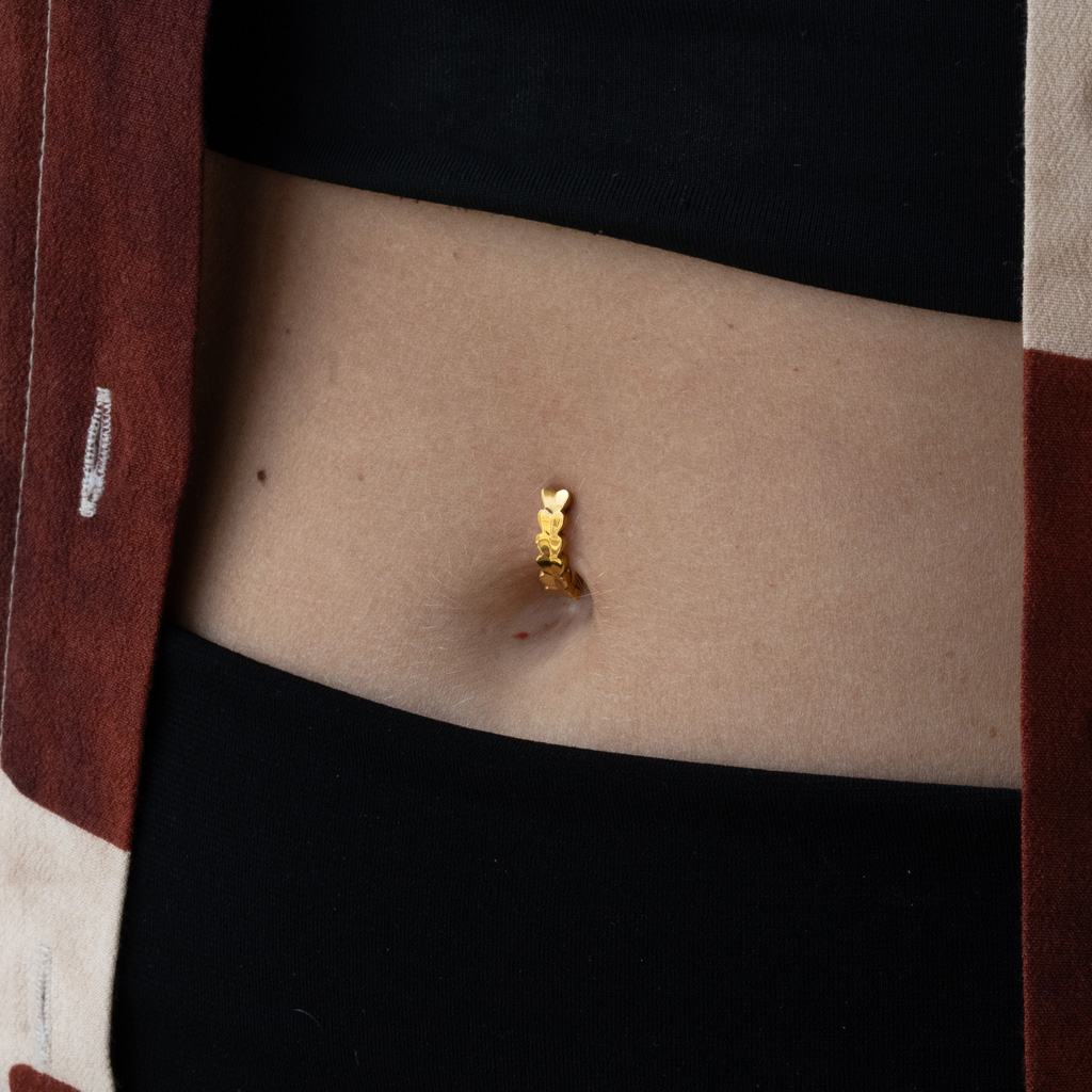 Titanium navel clicker met hartjes