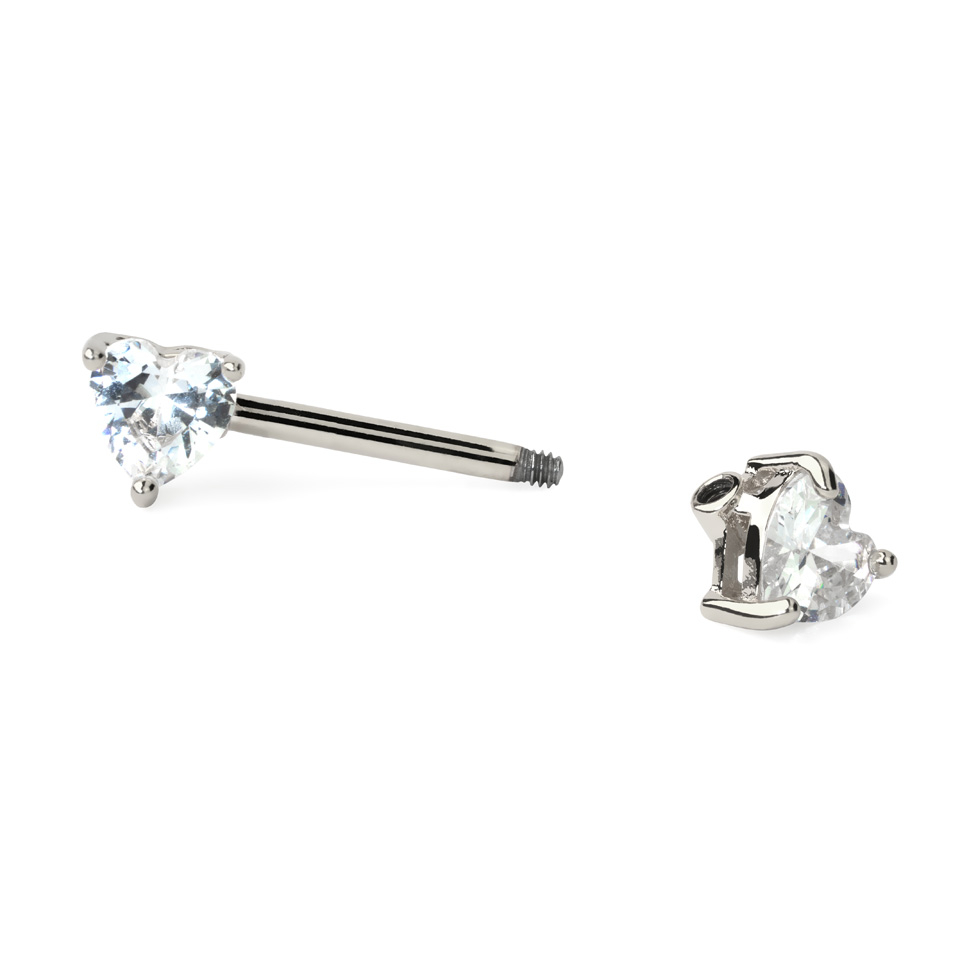 Tepelpiercing met hartjessteentjes