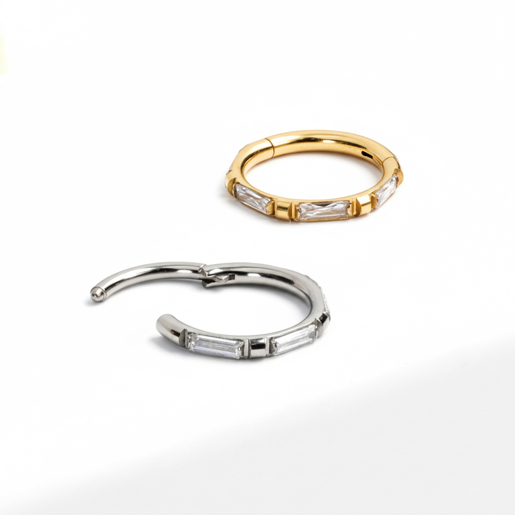 Titanium ring met baguette stenen