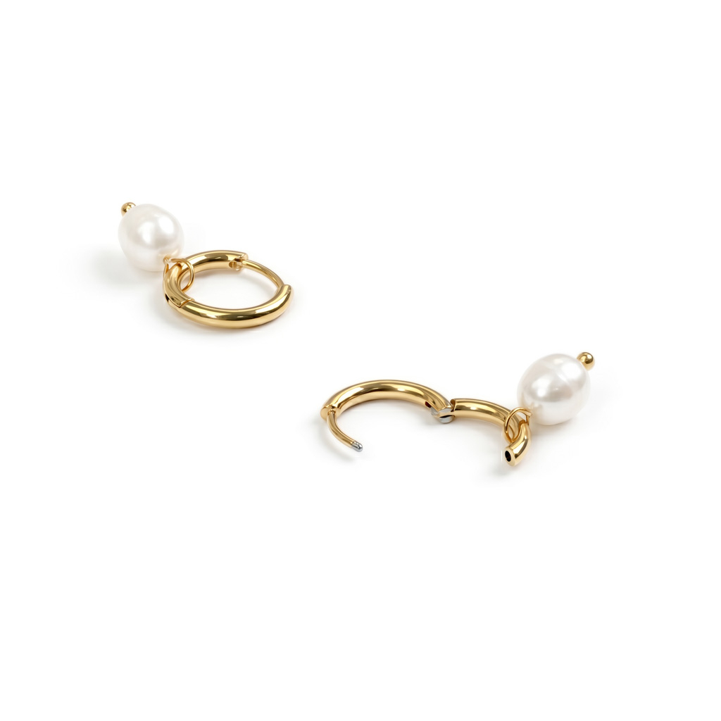 Paar titanium ringen met zoetwaterparel