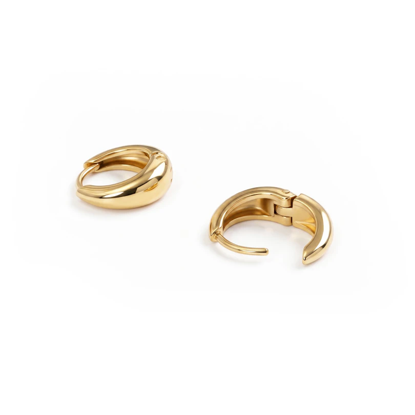 Paar klassieke huggy ringen