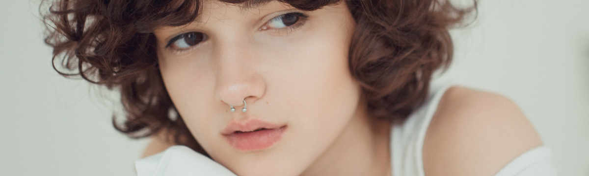 Nep Septum Piercing